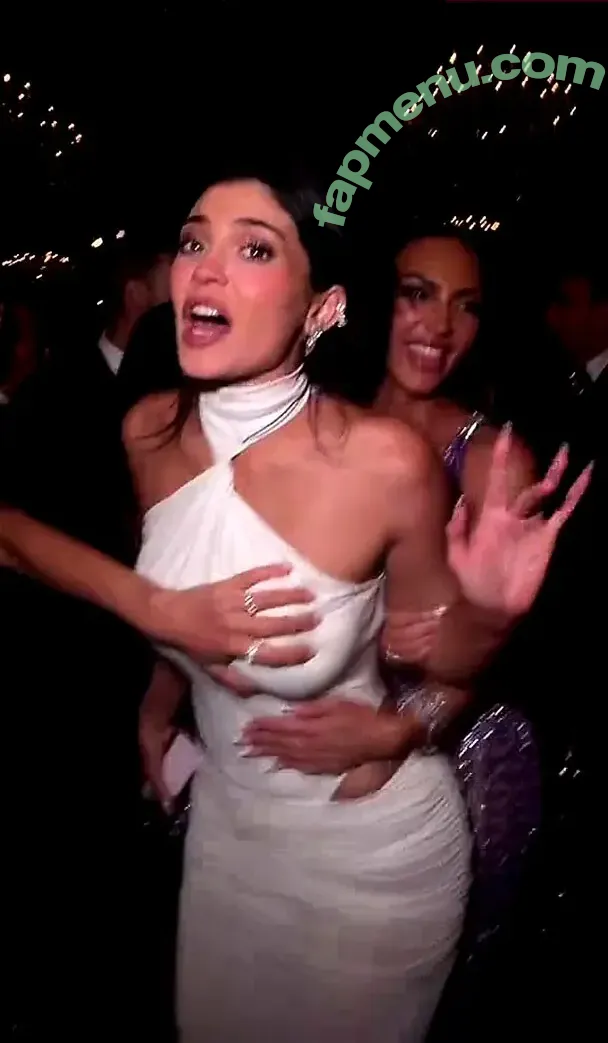 Kylie Jenner nude photo #3351 (KylieJenner / kyliejenner.2)