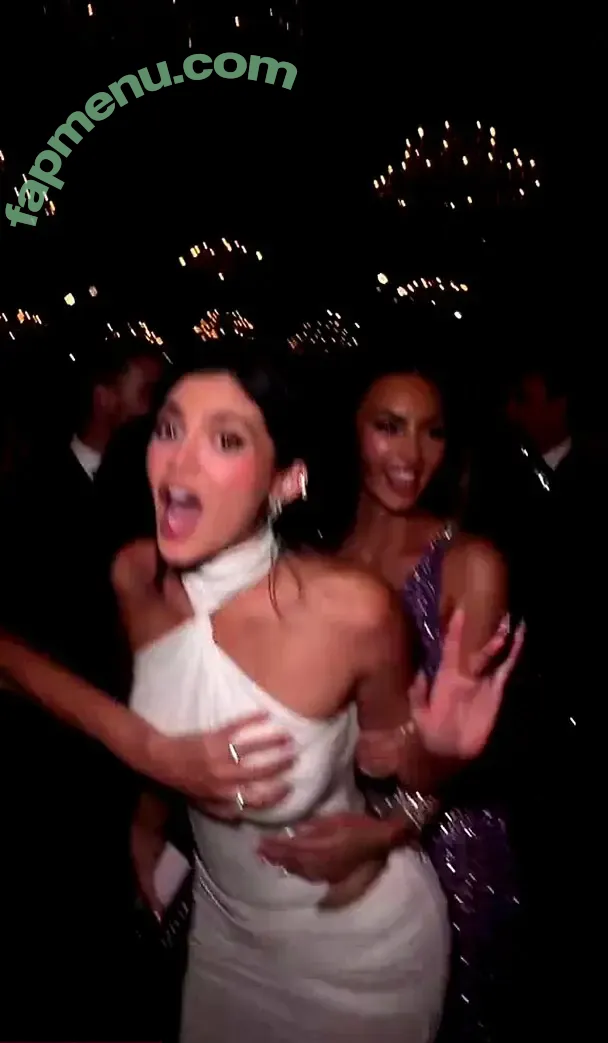 Kylie Jenner nude photo #3352 (KylieJenner / kyliejenner.2)