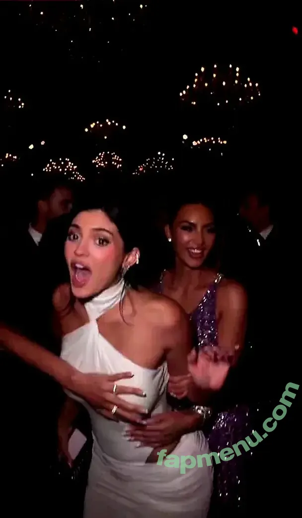 Kylie Jenner nude photo #3353 (KylieJenner / kyliejenner.2)