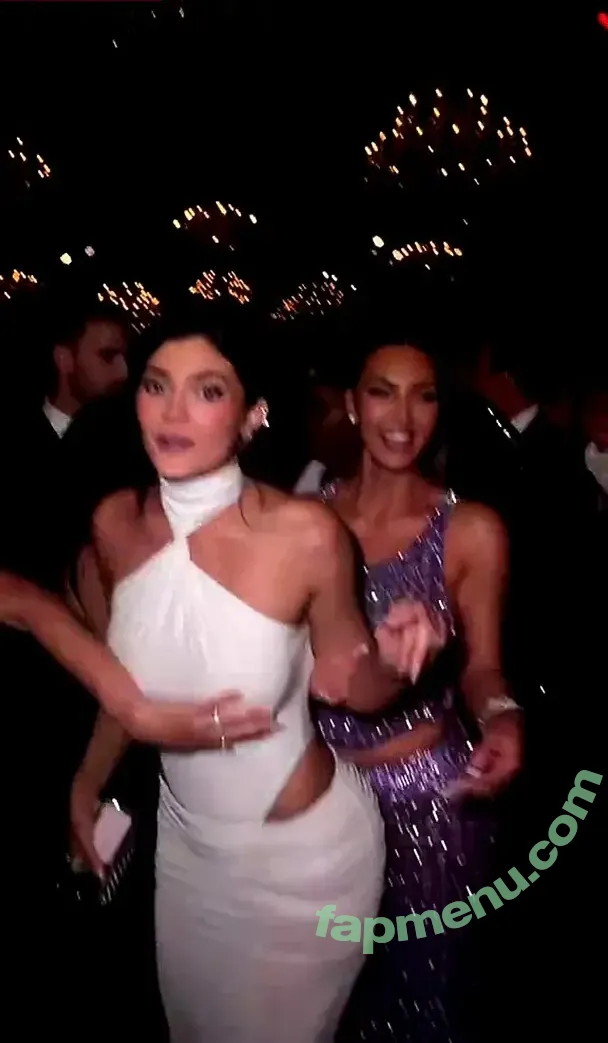 Kylie Jenner nude photo #3354 (KylieJenner / kyliejenner.2)