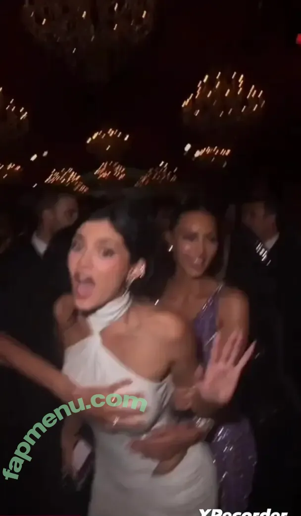 Kylie Jenner nude photo #3356 (KylieJenner / kyliejenner.2)