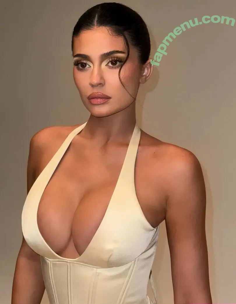 Kylie Jenner nude photo #3362 (KylieJenner / kyliejenner.2)