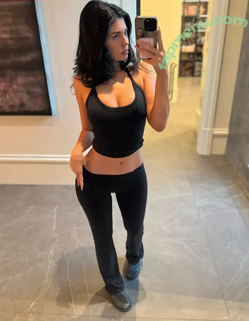 Kylie Jenner nude photo #3372 (KylieJenner / kyliejenner.2)