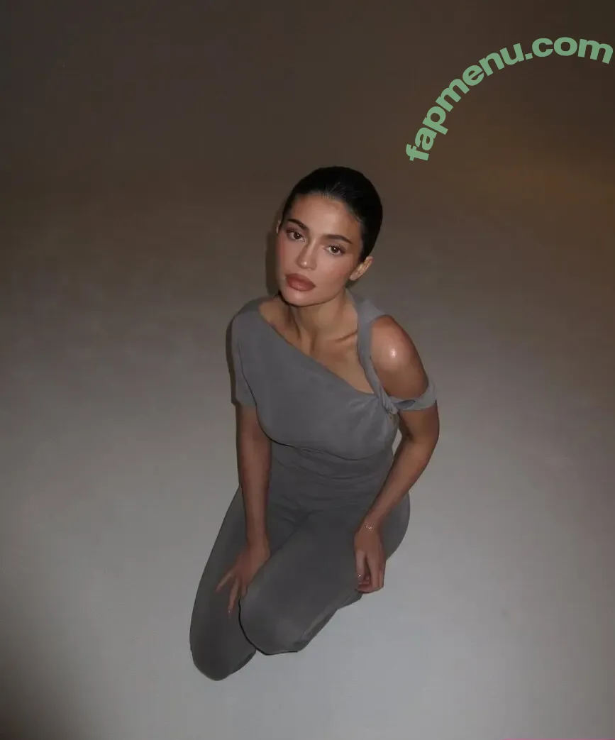 Kylie Jenner nude photo #3415 (KylieJenner / kyliejenner.2)