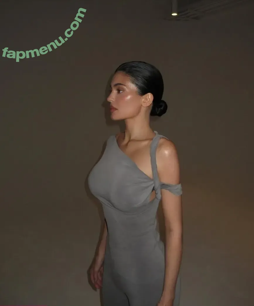Kylie Jenner nude photo #3416 (KylieJenner / kyliejenner.2)