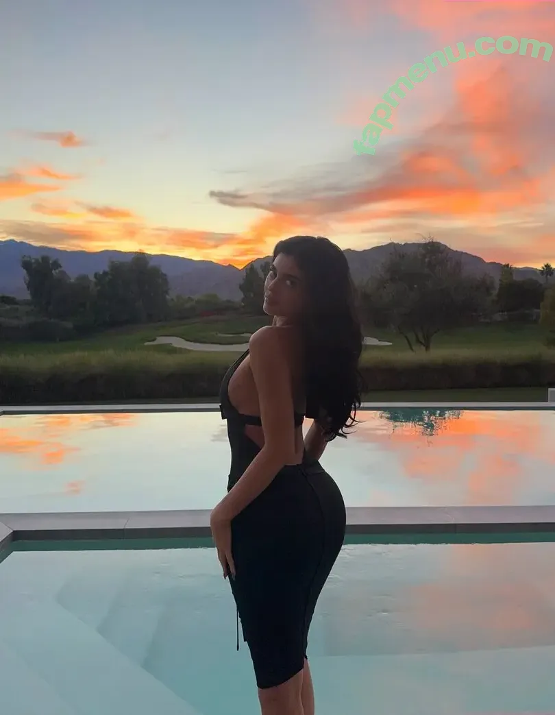 Kylie Jenner nude photo #3422 (KylieJenner / kyliejenner.2)