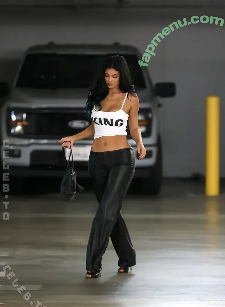 Kylie Jenner nude photo #3457 (kyliejenner / kyliejenner.2)