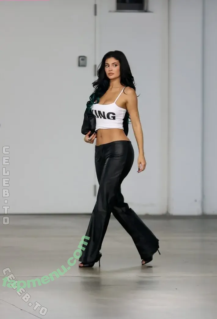 Kylie Jenner nude photo #3461 (kyliejenner / kyliejenner.2)