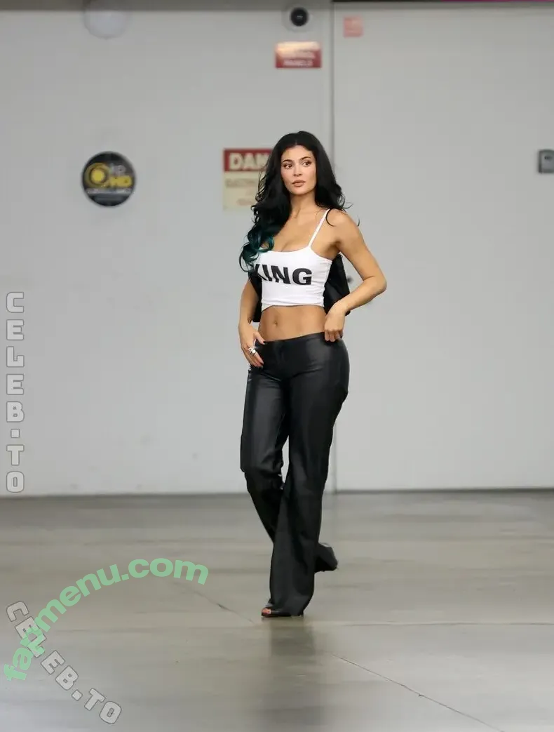 Kylie Jenner nude photo #3462 (kyliejenner / kyliejenner.2)