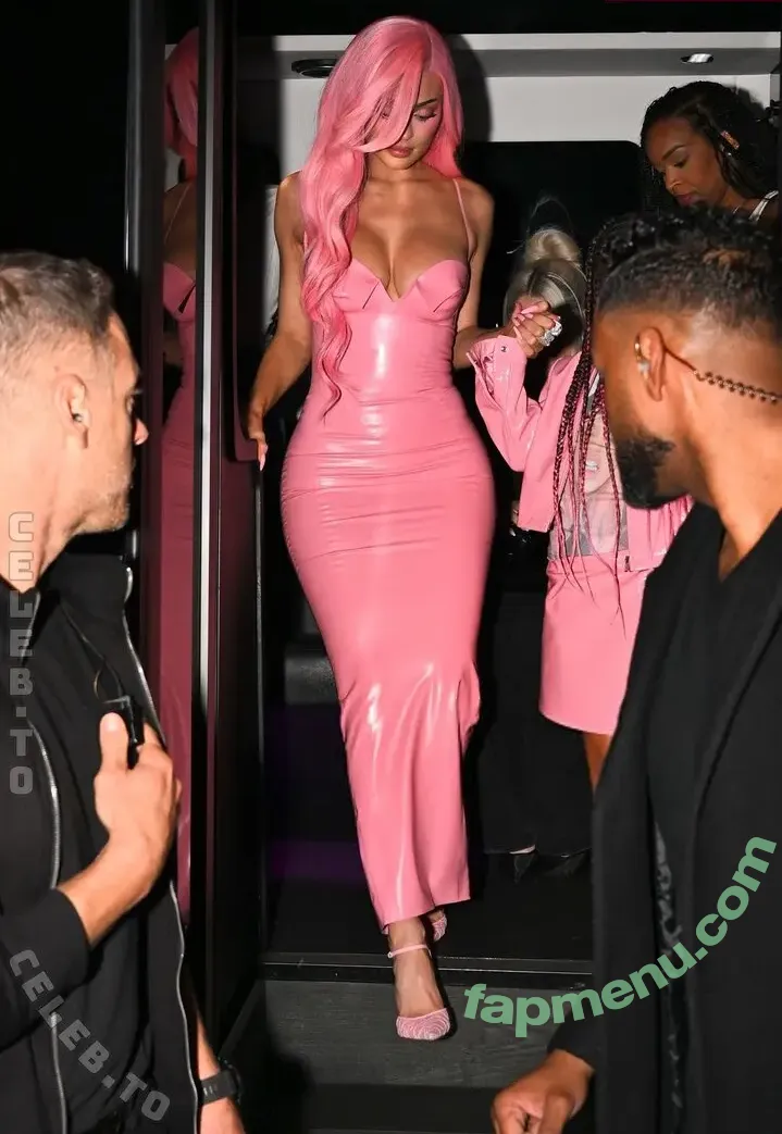 Kylie Jenner nude photo #3468 (kyliejenner / kyliejenner.2)