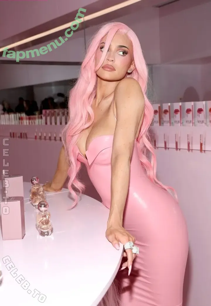 Kylie Jenner nude photo #3479 (kyliejenner / kyliejenner.2)
