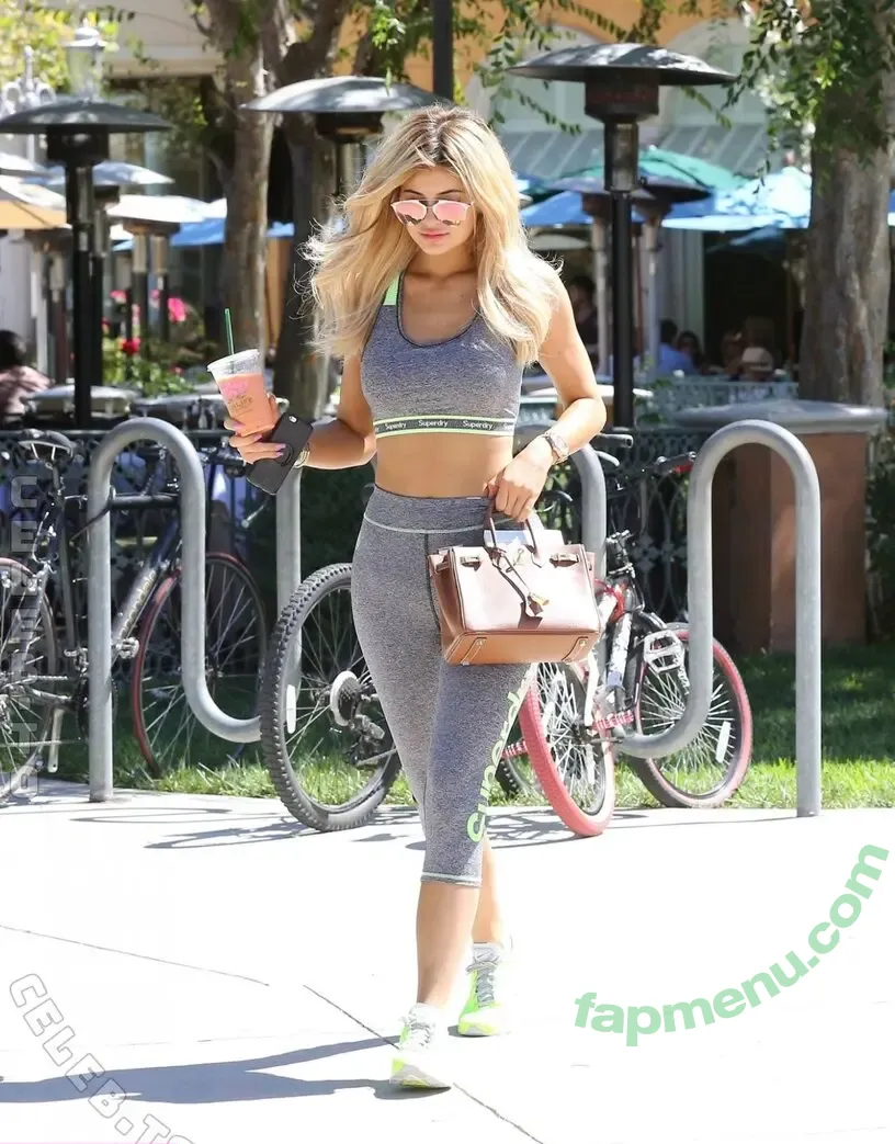 Kylie Jenner nude photo #3510 (kyliejenner / kyliejenner.2)