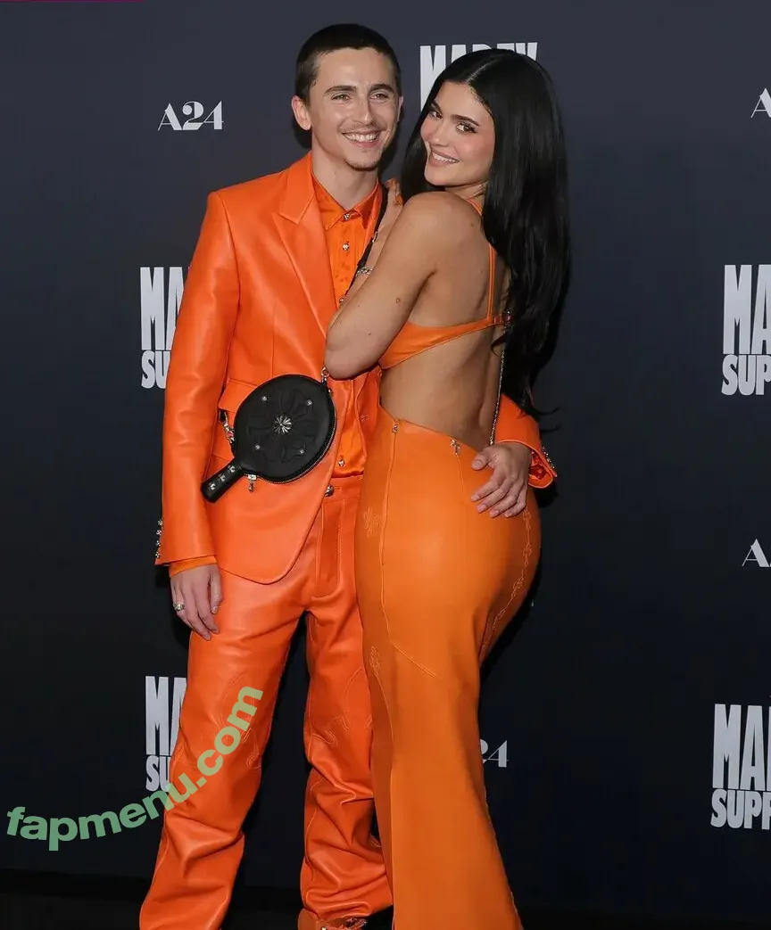 Kylie Jenner nude photo #3560 (kyliejenner / kyliejenner.2)