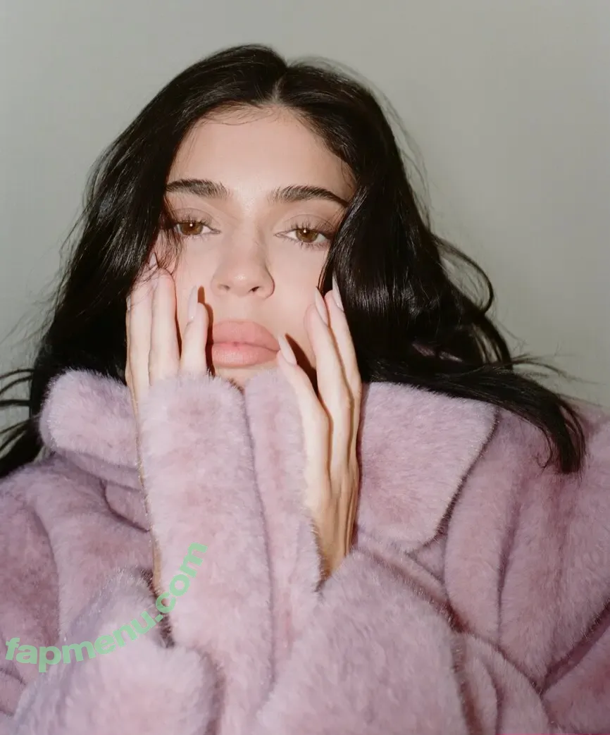 Kylie Jenner nude photo #3593 (kyliejenner / kyliejenner.2)