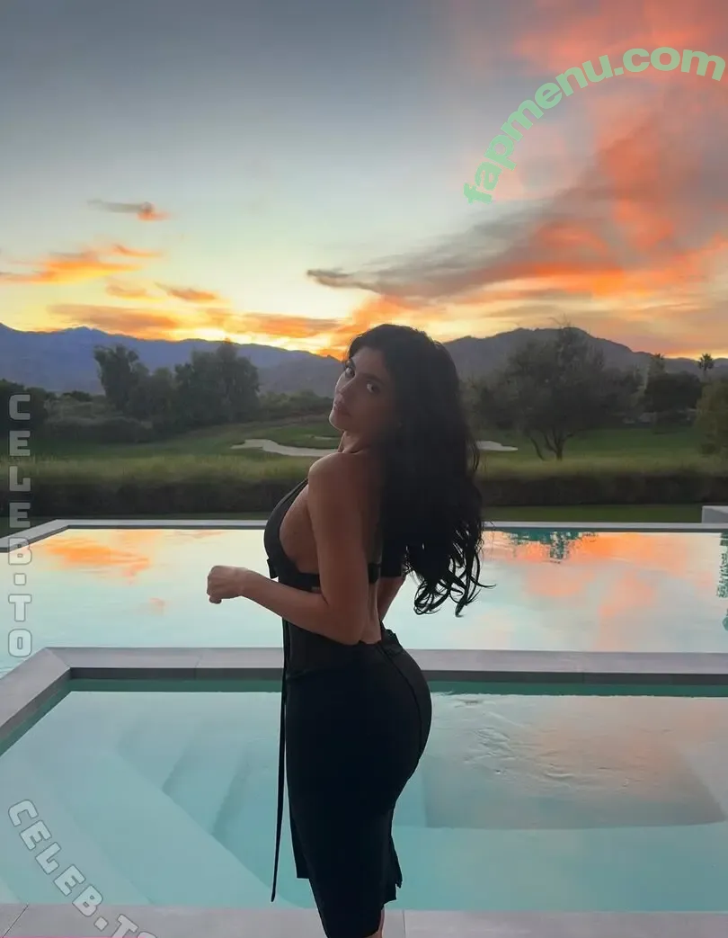 Kylie Jenner nude photo #3643 (kyliejenner / kyliejenner.2)