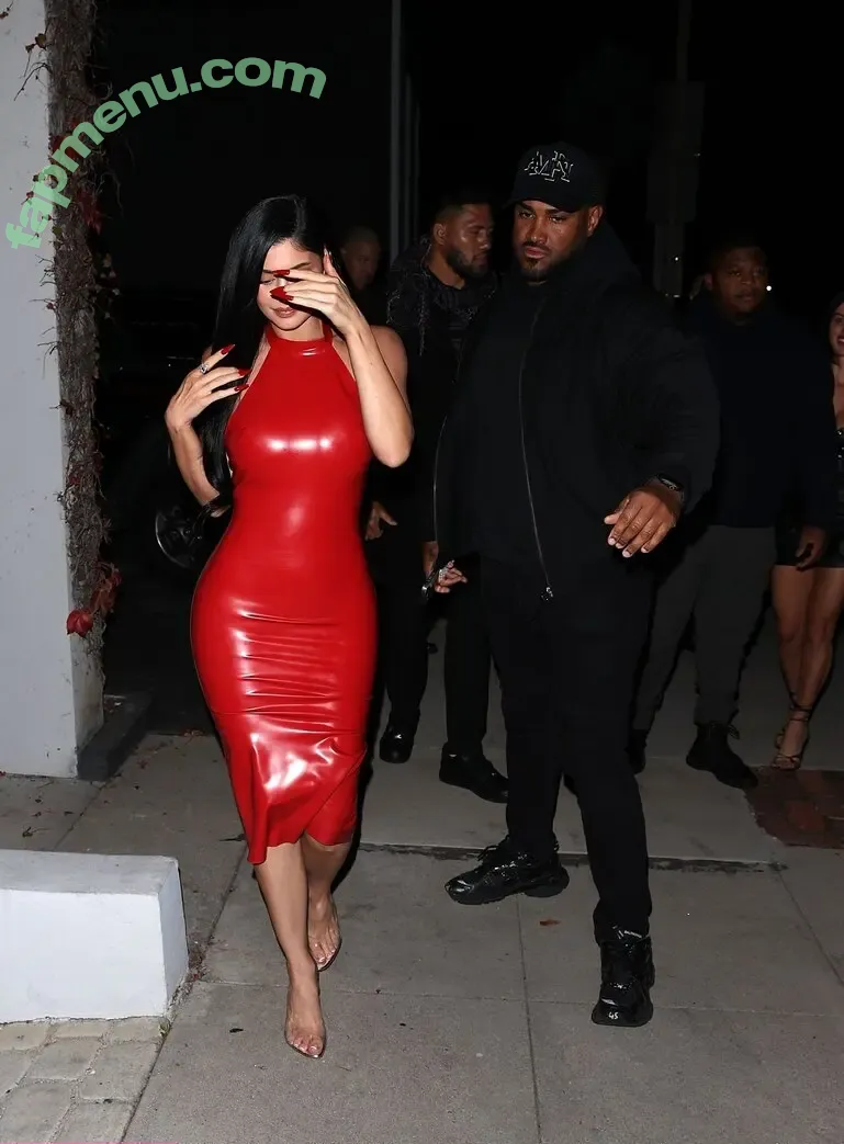 Kylie Jenner nude photo #3658 (kyliejenner / kyliejenner.2)