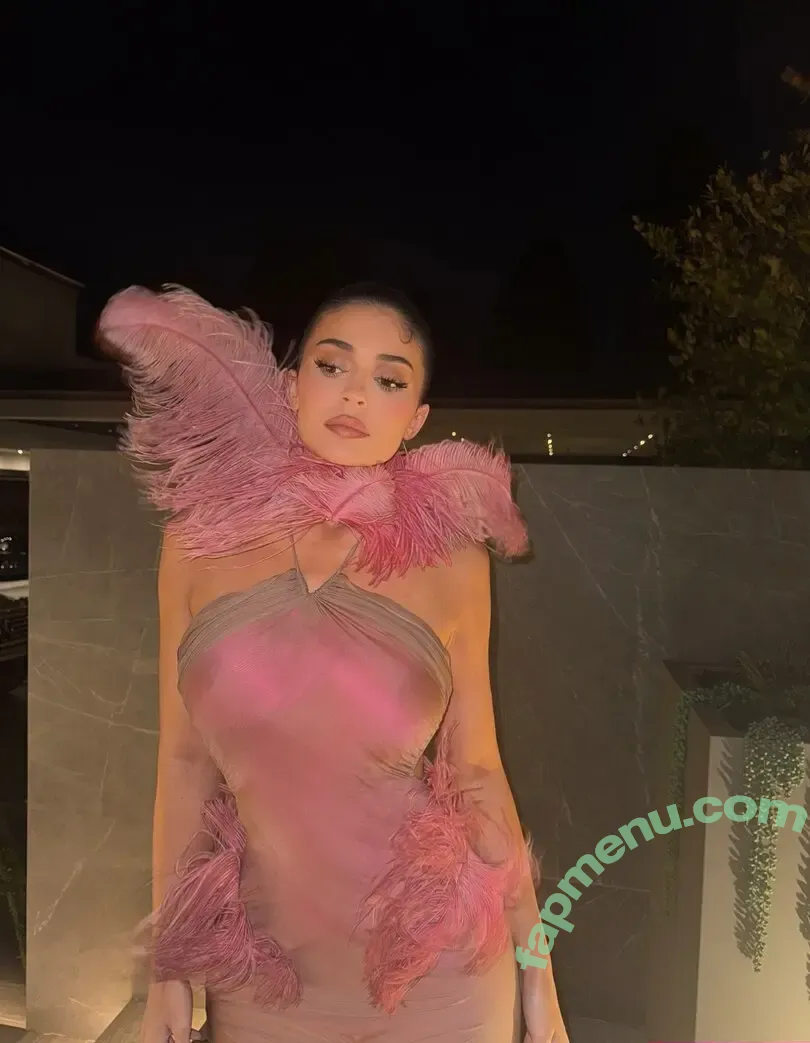 Kylie Jenner nude photo #3697 (kyliejenner / kyliejenner.2)