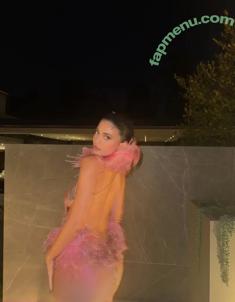 Kylie Jenner nude photo #3699 (kyliejenner / kyliejenner.2)