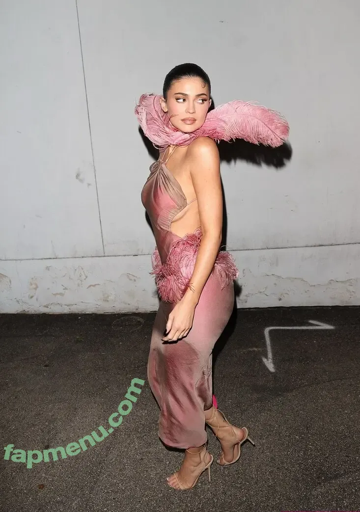 Kylie Jenner nude photo #3743 (kyliejenner / kyliejenner.2)