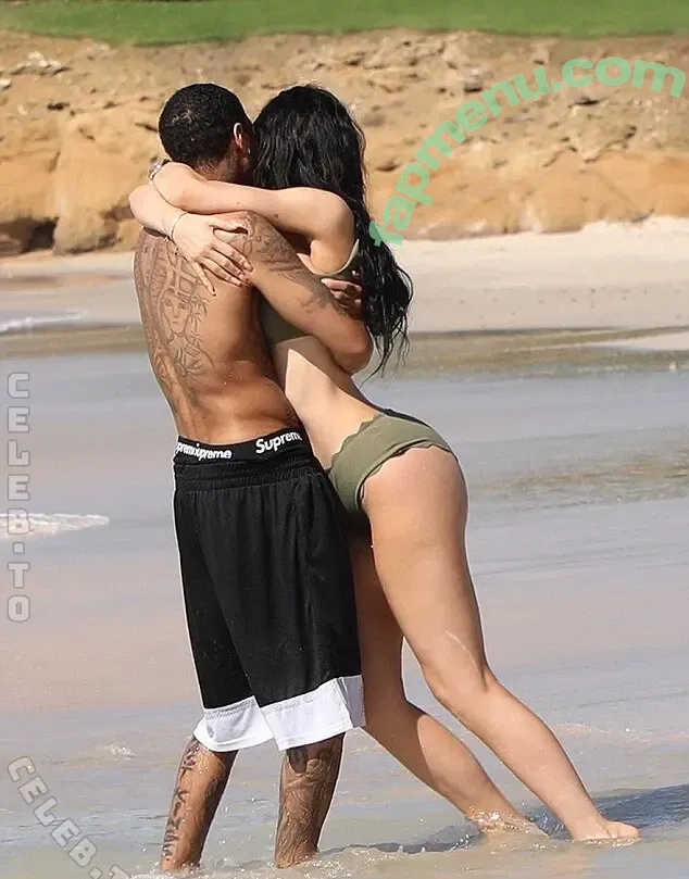 Kylie Jenner nude photo #3776 (kyliejenner / kyliejenner.2)