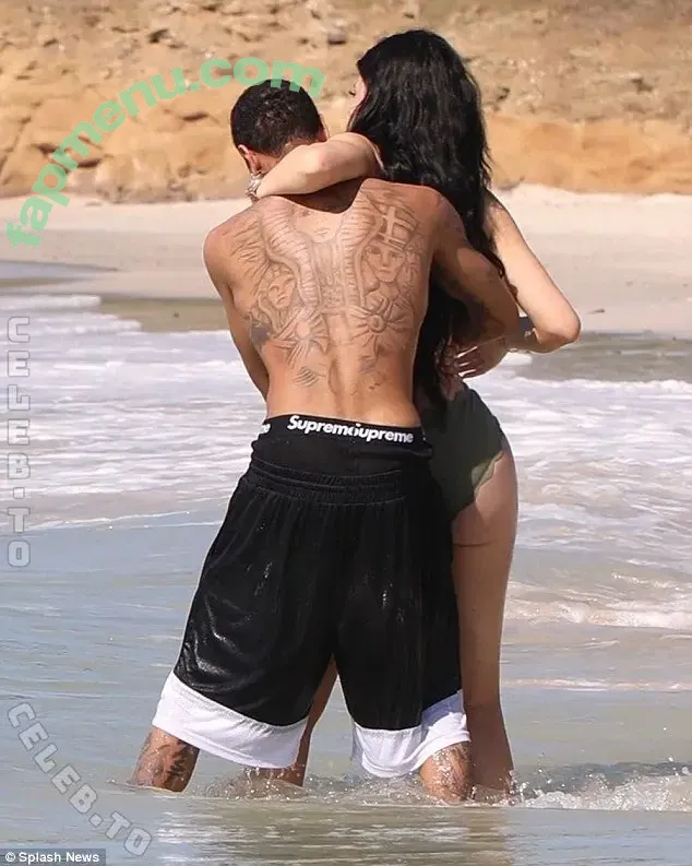 Kylie Jenner nude photo #3779 (kyliejenner / kyliejenner.2)