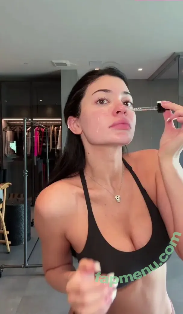Kylie Jenner nude photo #3797 (kyliejenner / kyliejenner.2)