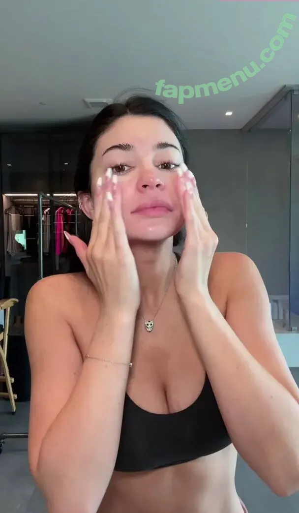 Kylie Jenner nude photo #3798 (kyliejenner / kyliejenner.2)