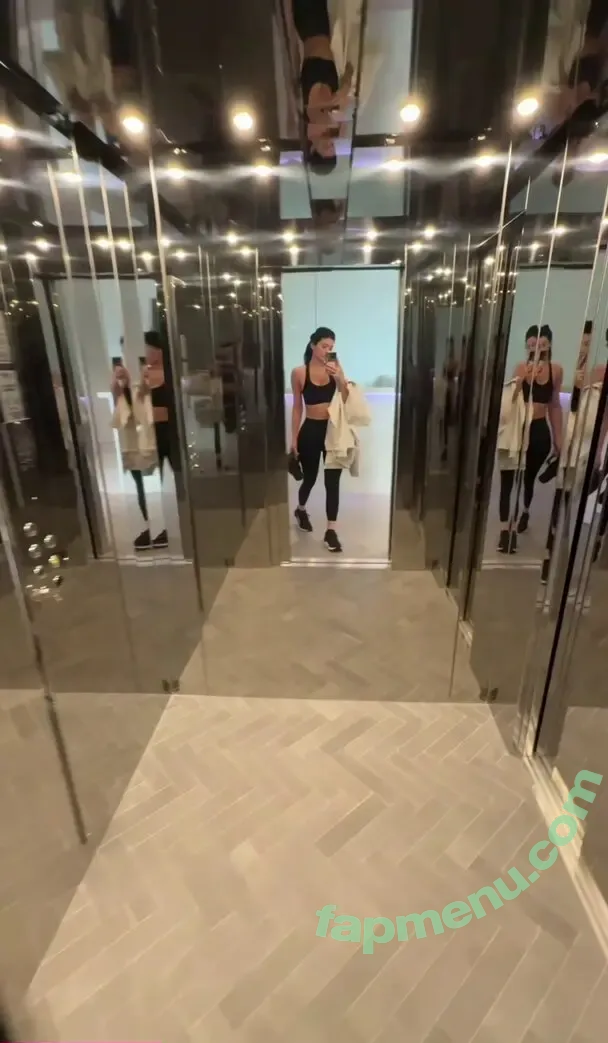 Kylie Jenner nude photo #3803 (kyliejenner / kyliejenner.2)