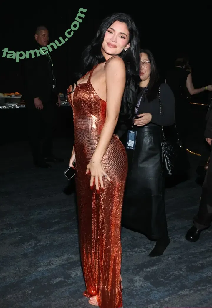 Kylie Jenner nude photo #3822 (kyliejenner / kyliejenner.2)