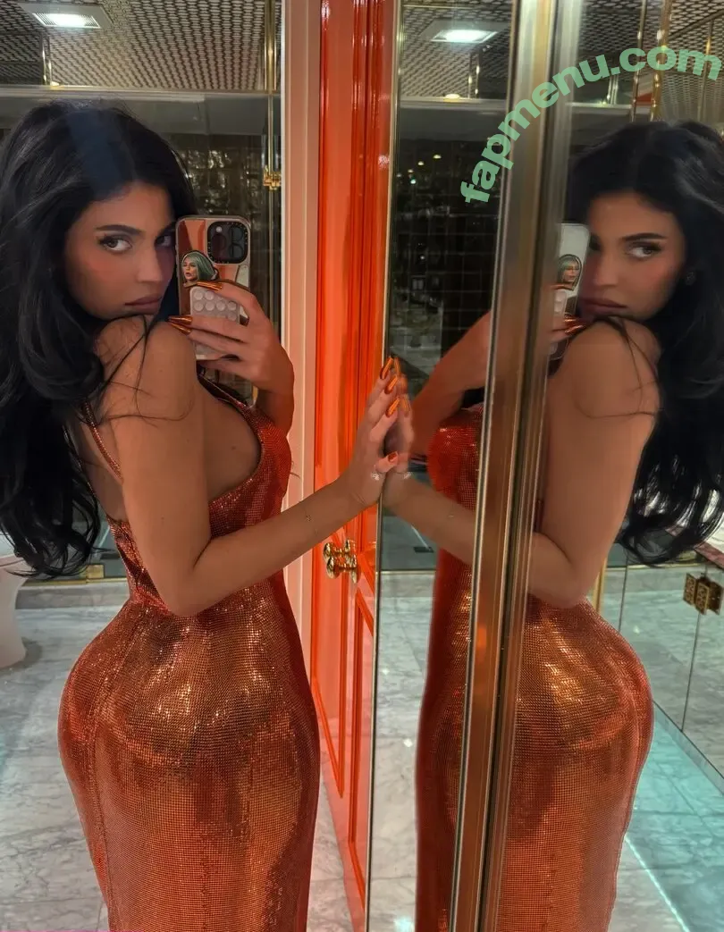 Kylie Jenner nude photo #3827 (kyliejenner / kyliejenner.2)