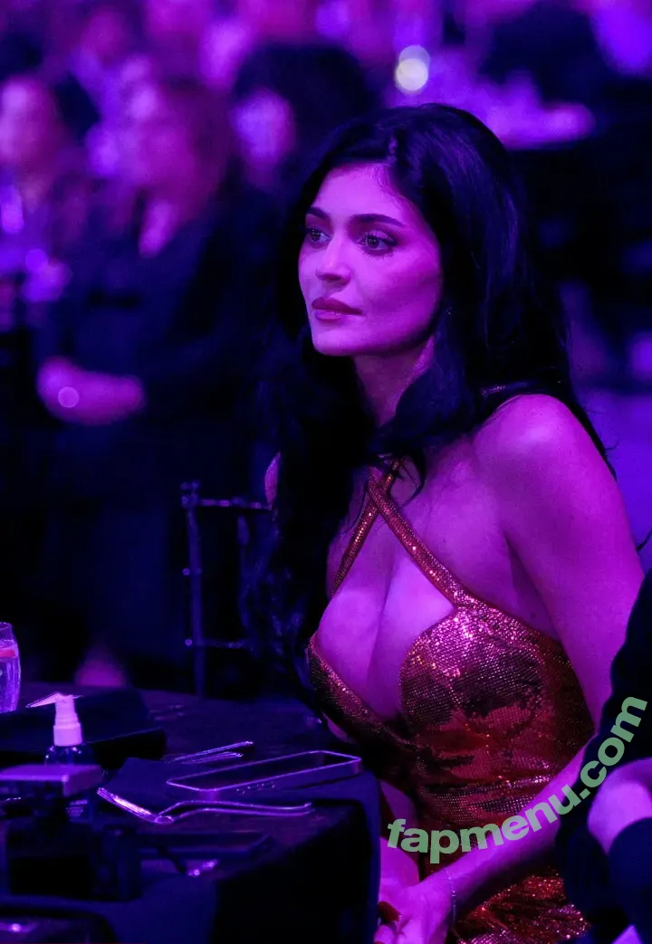 Kylie Jenner nude photo #3857 (kyliejenner / kyliejenner.2)