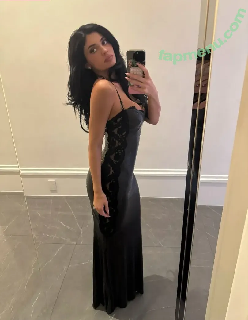 Kylie Jenner nude photo #3870 (kyliejenner / kyliejenner.2)