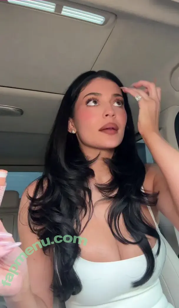 Kylie Jenner nude photo #3892 (kyliejenner / kyliejenner.2)