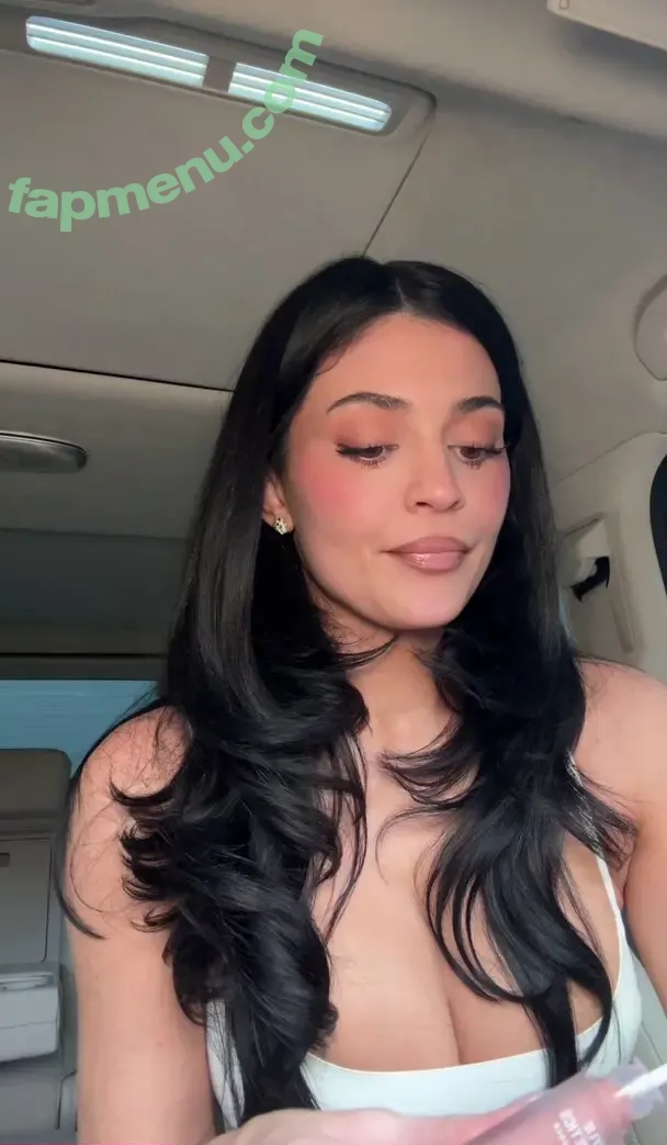 Kylie Jenner nude photo #3894 (kyliejenner / kyliejenner.2)