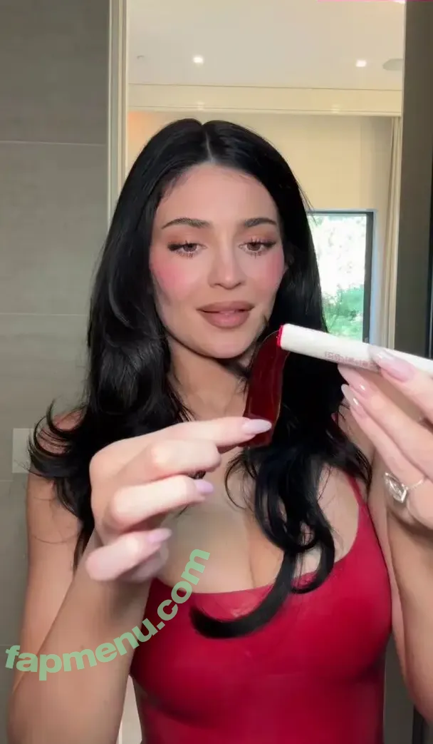 Kylie Jenner nude photo #3897 (kyliejenner / kyliejenner.2)