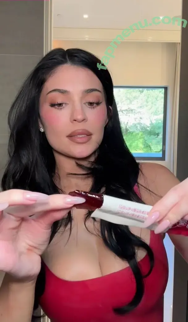 Kylie Jenner nude photo #3901 (kyliejenner / kyliejenner.2)