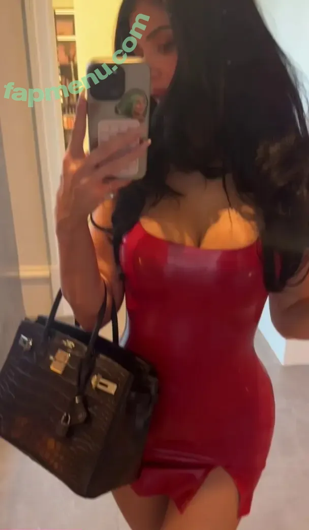 Kylie Jenner nude photo #3904 (kyliejenner / kyliejenner.2)