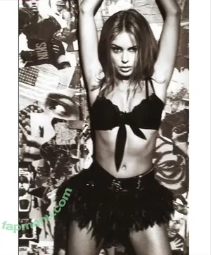 Kylie Minogue / kylieminogue nude photo #0948