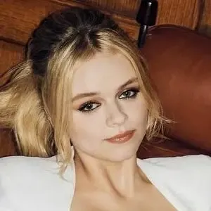 Kylie Rogers / kylieannerogers nude photo #0025