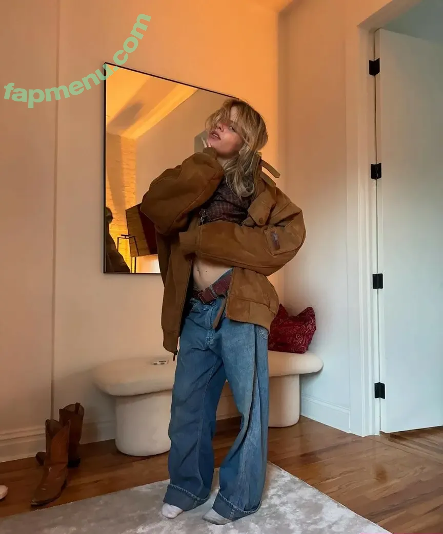 Kylie Rogers nude photo #0037 (kylieannerogers)