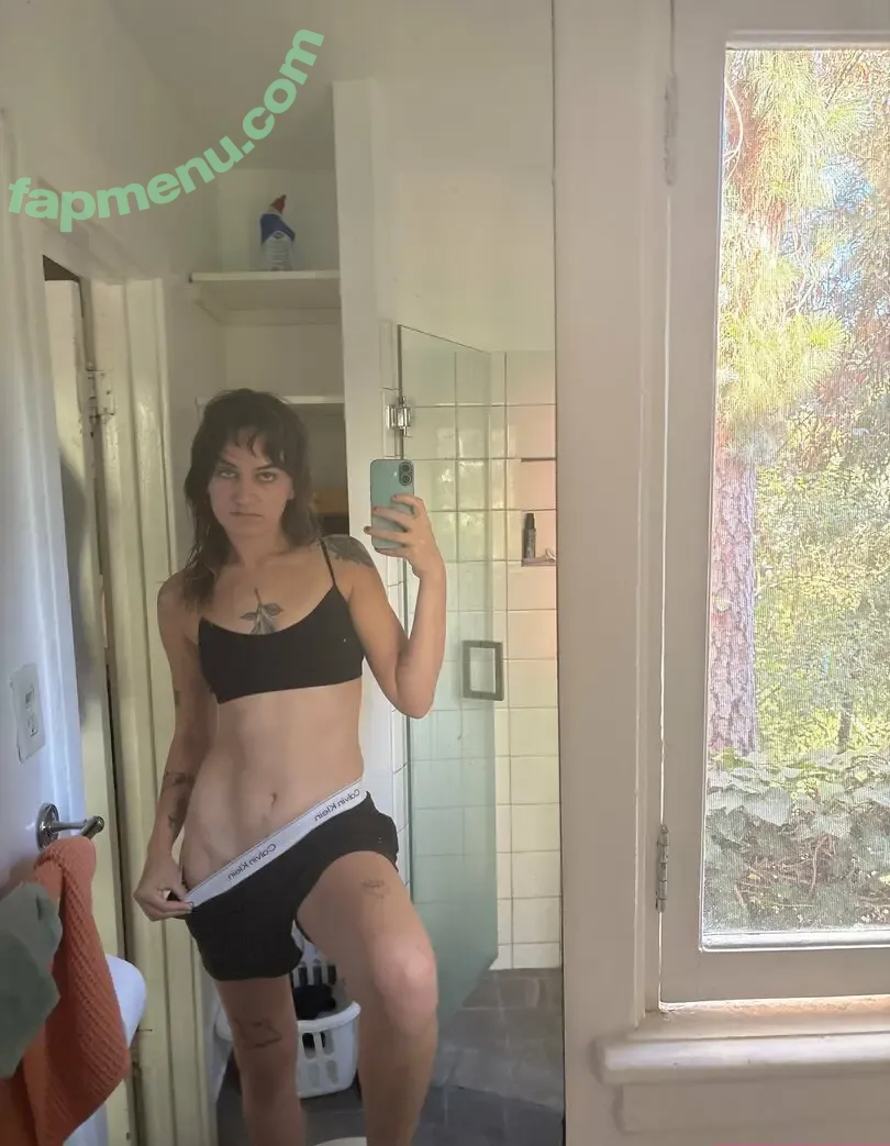Kylie Vincent nude photo #0032 (ashtrayprincess / kylievincentthefirst)