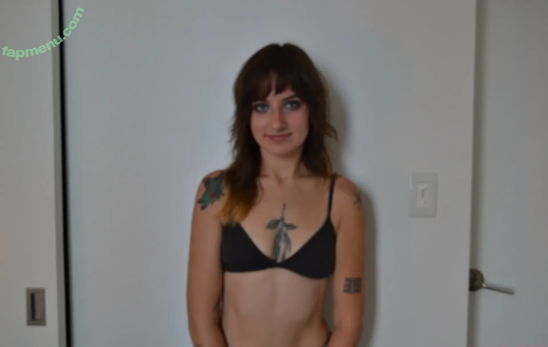 Kylie Vincent nude photo #0045 (ashtrayprincess / kylievincentthefirst)