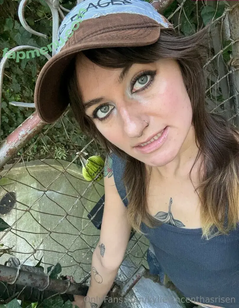 Kylie Vincent nude photo #0055 (ashtrayprincess / kylievincentthefirst)