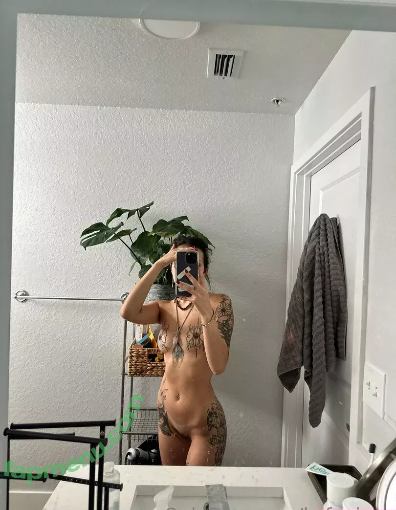 Kyluhhhh nude photo #0021 (Kyfenixxx / kylahfenix)