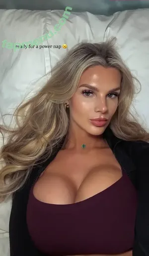 Kyra Belanger / kyra_belanger / kyrabelanger nude photo #0064