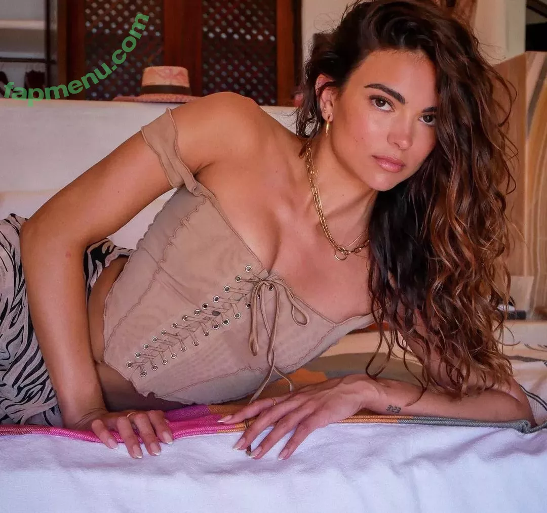 Kyra Santoro nude photo #0017 (kyrasantoro)