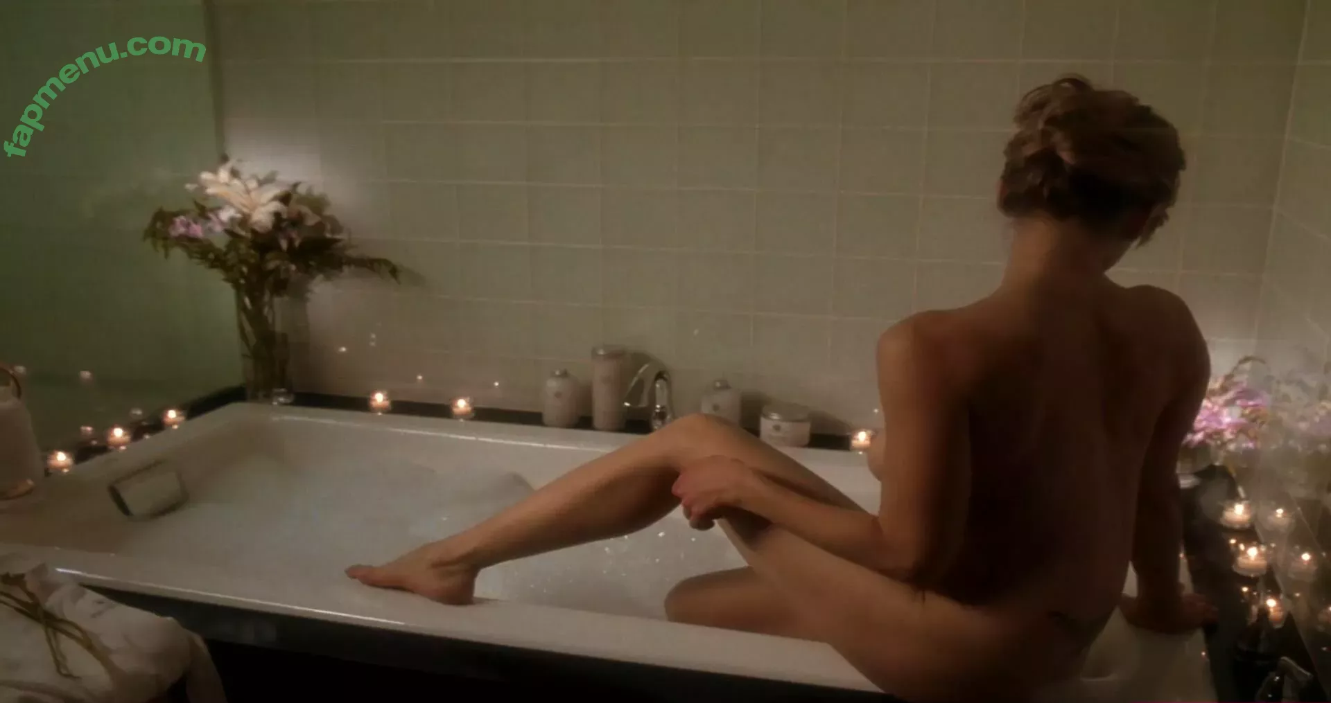 Kyra Sedgwick nude photo #0001 (kyrasedgwickofficial)