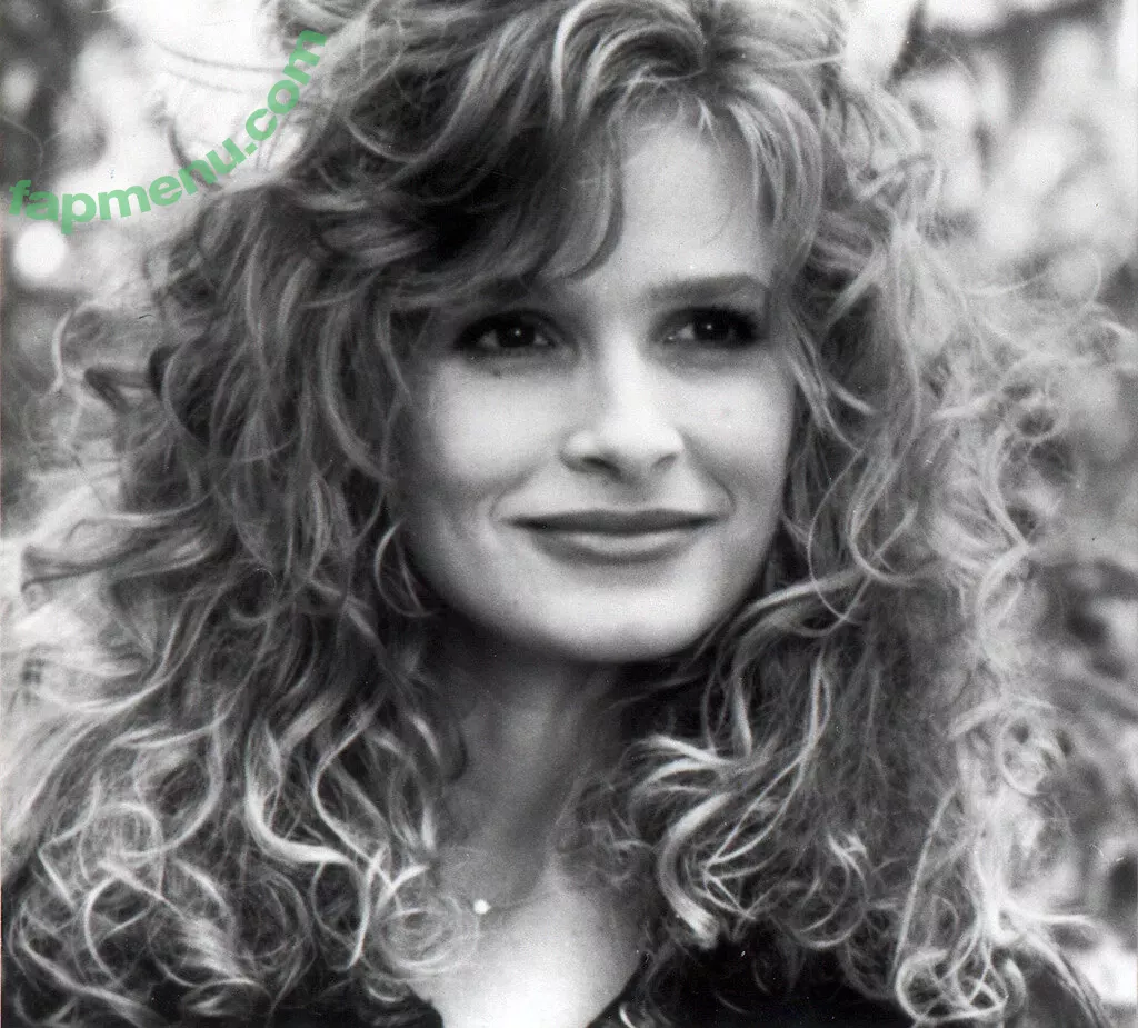 Kyra Sedgwick nude photo #0028 (kyrasedgwickofficial)