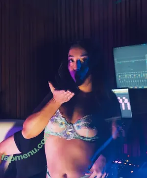 Kyraannebabe nude photo #0021