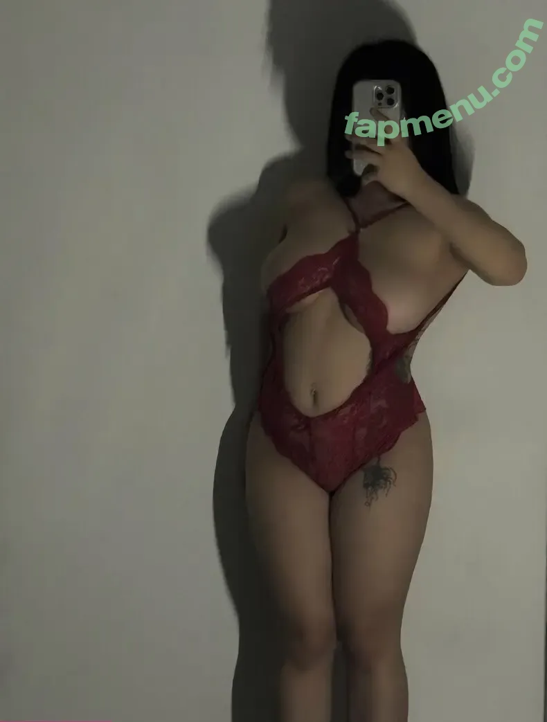 Kyysluttyy nude photo #0045 (Trixnie / Trixnie_doxx)